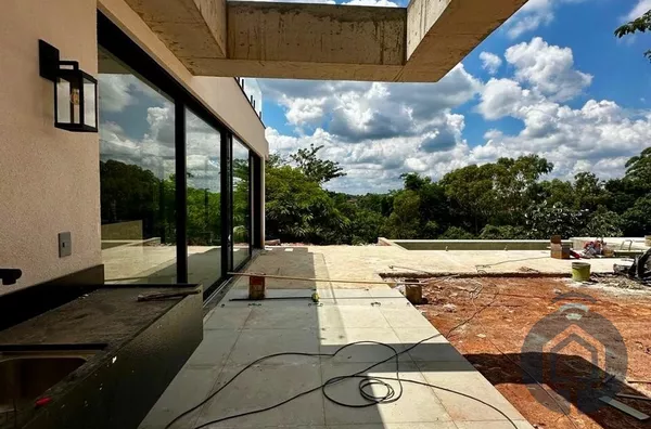 Casa de Alto Padrão à Venda no Condomínio Porta do Sol, Mairinque