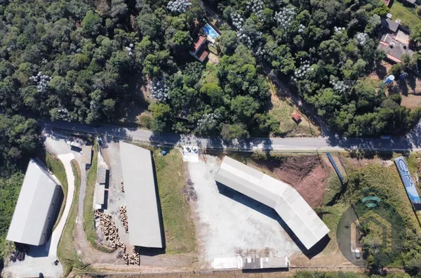 Galpão para Aluguel em Santana de Parnaíba - Localização Privilegiada de Frente para a Castelo Branco