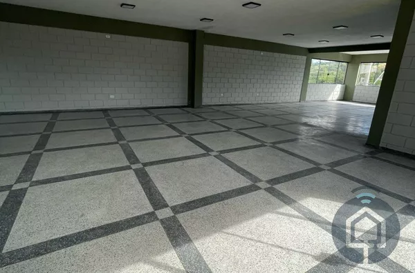 Salão Comercial para Aluguel – 200m² no Jardim Villaça, São Roque