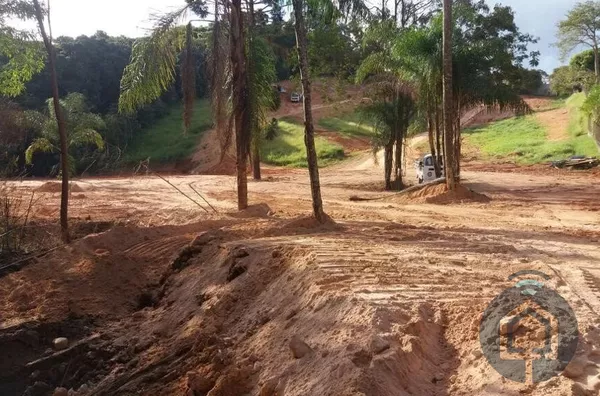 Visão e Potencial: Terreno de 20.000 m² para Desenvolvimento Residencial