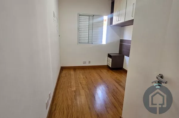 Casa em condomínio com 3 quartos e área gourmet!