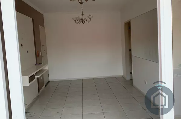 Apto 2 Dorms (1 Suíte) com Quintal na Av. Center – São Roque!