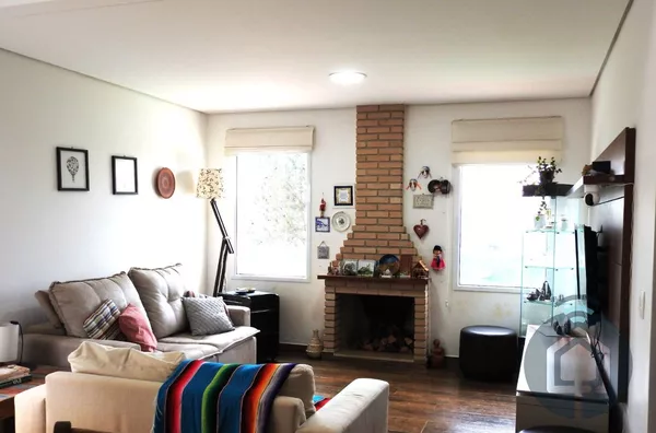 A casa ideal para quem valoriza qualidade de vida: Condomínio com clube, lago e infraestrutura completa