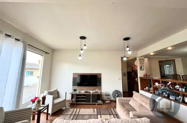 Harmonia e Sofisticação em Condomínio Intimista 