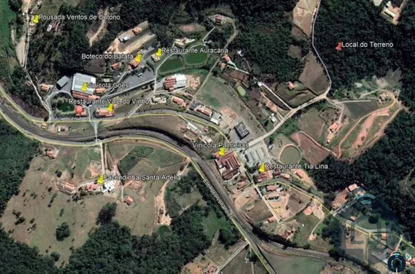 Área a 300 metros da Estrada do Vinho 