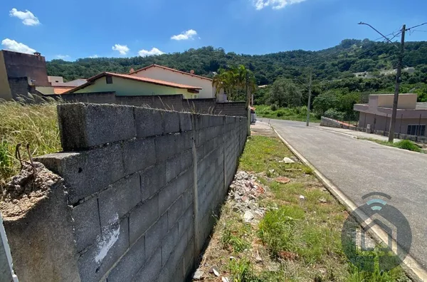 Terreno à Venda na Vila Guilhermina, São Roque – Oportunidade Imperdível para Seu Projeto!
