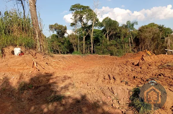 Oportunidade Única! Terreno à Venda em Sebandilha, Mairinque - Área Privilegiada com Vista para Represa!