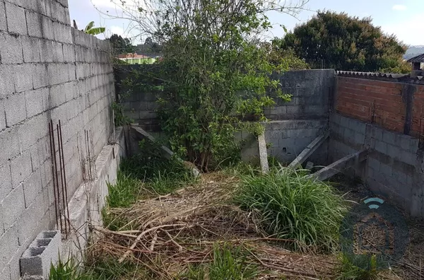 Terreno à Venda na Avenida Reneville!