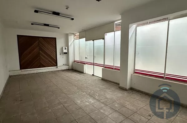 Sala comercial no centro de São Roque 