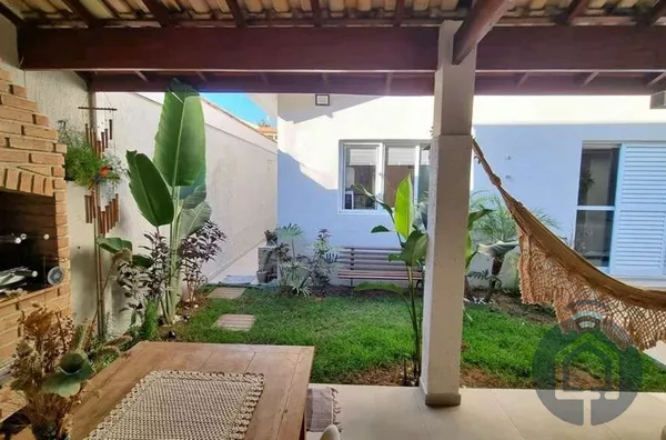 Encontre seu novo lar: Casa Térrea em Condomínio!