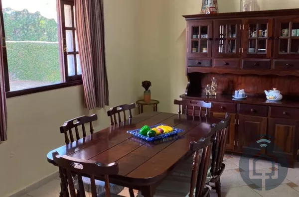 Casa de campo em condomínio fechado