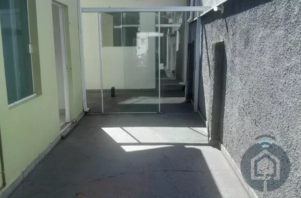 Espaço Comercial para Locação no Jardim Bandeirantes - São Roque: O Local Ideal para Seu Negócio!