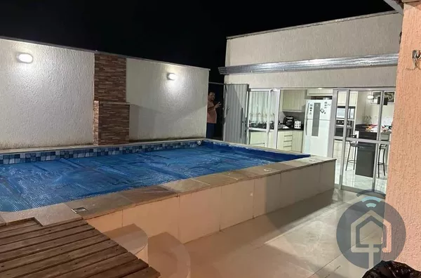 Casa à Venda em Ibiúna com 2 Quartos, Suíte, Piscina Aquecida e Segurança