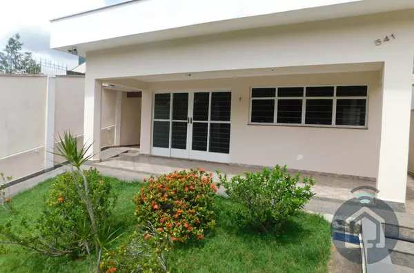 Casa para venda, 3 quarto(s),  Jardim Meny, São Roque