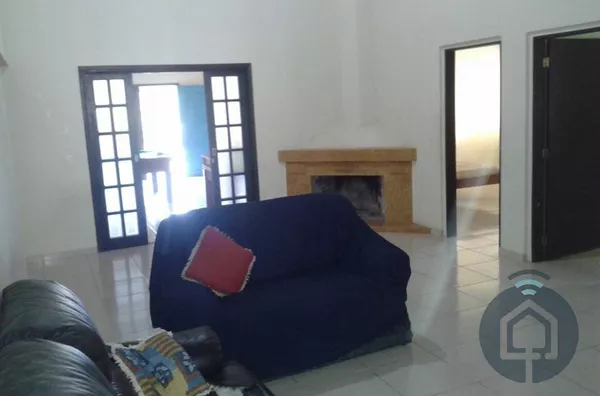 Sítio com Lago, Casa Avarandada e Muito Lazer