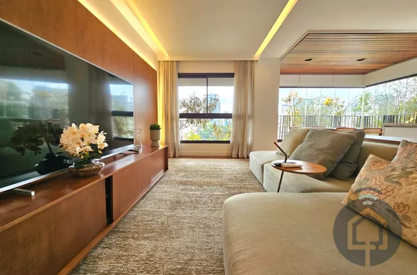 Conforto e sofisticação em edifício icônico com 2 suítes e 2 vagas