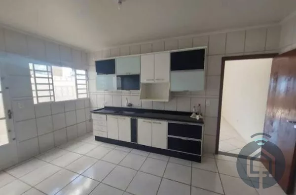 Versatilidade e Conforto: Casa Ideal para Residência ou Comércio