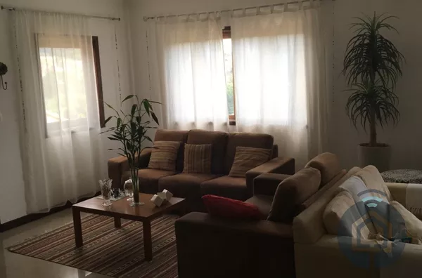 Casa espaçosa com 4 dormitórios em São Roque!! - Foto 5