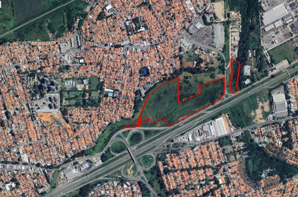Terreno à venda em São José dos Campos com acesso direto à Dutra!
