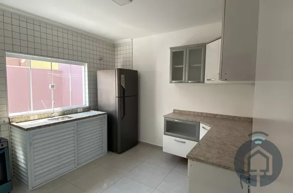 Casa mobiliada em condomínio com lazer completo!