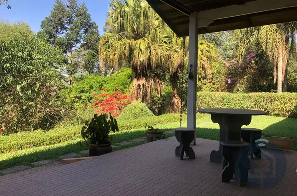 Linda Chácara à Venda no Loteamento Clube dos Oficiais da Polícia Militar