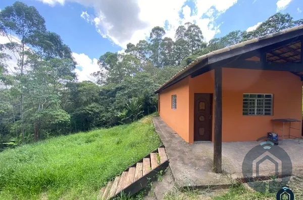 Chácara com 2 Dormitórios à Venda em São Roque