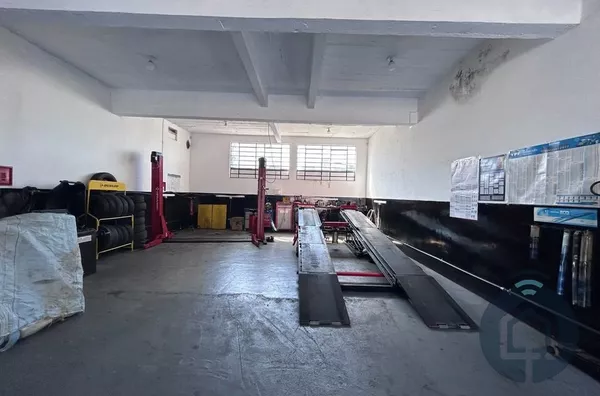 Investimento Versátil: Conforto Residencial e Potencial Comercial Unidos