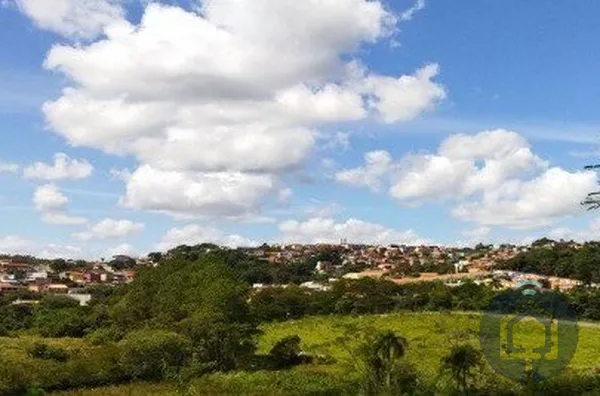 Invista em São Roque: Área com Acesso Facilitado e Diversas Possibilidades de Empreendimento