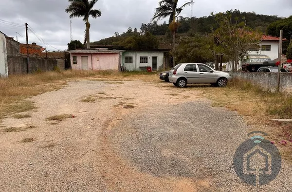 Terreno com edícula no fundo – 509 m² para locação