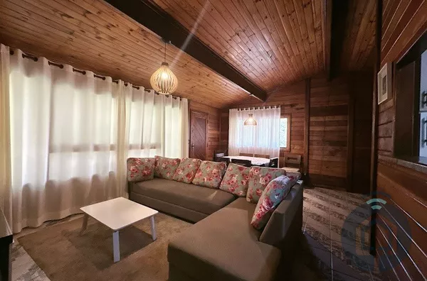 Casa à Venda com 5 Quartos em Mairinque!