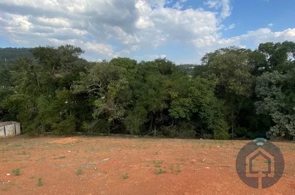 Lote em condomínio fechado