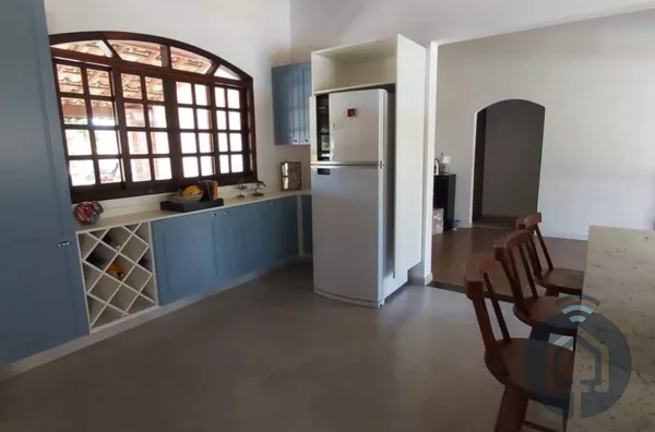 Viva Bem em São Roque: Chácara com Design Elegante e Área de Lazer