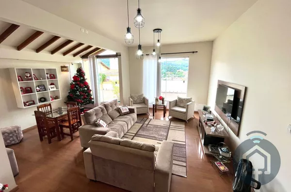 Harmonia e Sofisticação em Condomínio Intimista 