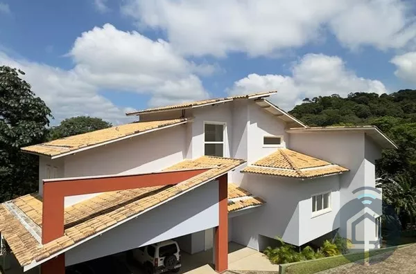 Casa de Alto Padrão em Terreno de 3.500 m²!