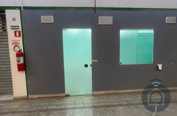 Sala comercial no centro de São Roque 