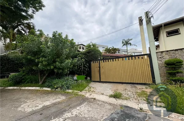 Casa Térrea com Potencial de Retrofit no Condomínio São Paulo II – Granja Viana! - Foto 1