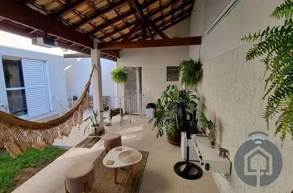 Encontre seu novo lar: Casa Térrea em Condomínio!