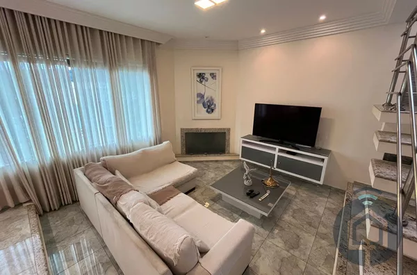 Viva com Estilo: Casa com Sauna, Hidromassagem e Vista Deslumbrante