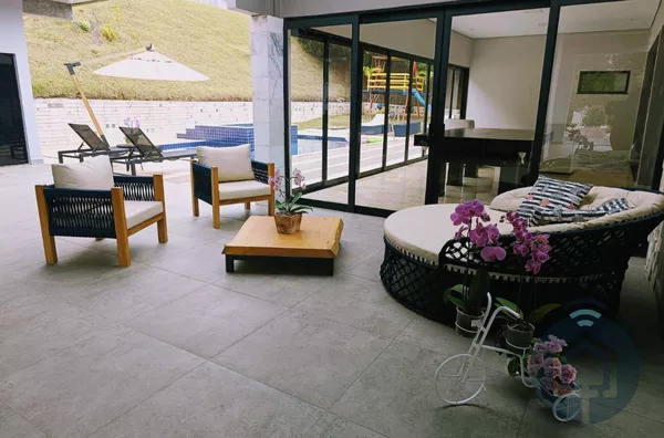 Casa de Alto Padrão à Venda e Aluguel no Condomínio Villa Quebec