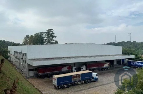 Espaço Industrial Amplo e Versátil em Localização Privilegiada