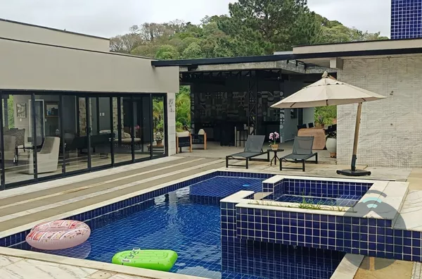 Casa de Alto Padrão à Venda e Aluguel no Condomínio Villa Quebec