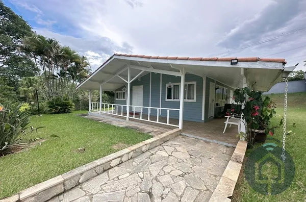 Casa à Venda com 5 Quartos em Mairinque!