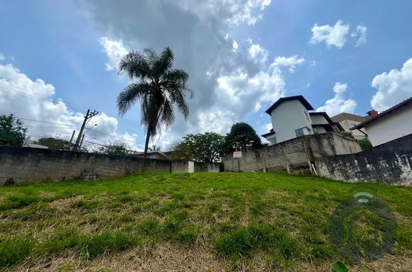 Localização Estratégica: Terreno Ideal para Projetos Comerciais ou Residenciais