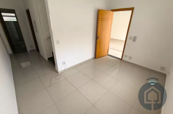 Ampla casa em condomínio!! - Foto 2
