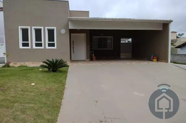 Encontre seu novo lar: Casa Térrea em Condomínio!