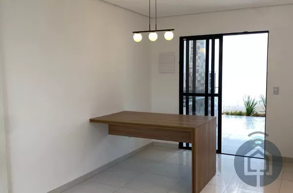 Impecável! Casa com Varanda, Área Gourmet e Lazer no Condomínio