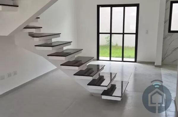 Conforto e Segurança em Casa com 3 Dormitórios em Condomínio!! - Foto 2