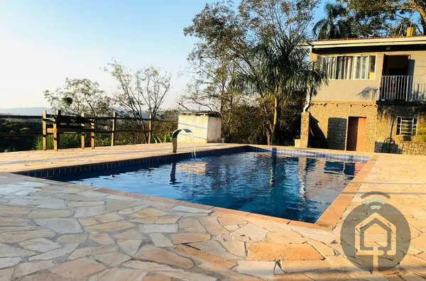 Chácara na Estrada do Vinho com Vista Panorâmica!