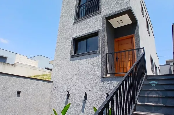 Maravilhosa Casa com Piscina à Venda no Condomínio Nova Jaguari – Santana de Parnaíba