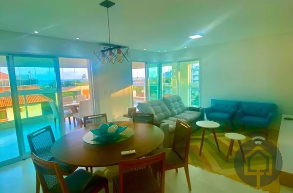 Viva Perto do Mar – Apartamento Espaçoso com 2 Vagas na Enseada, Guarujá!